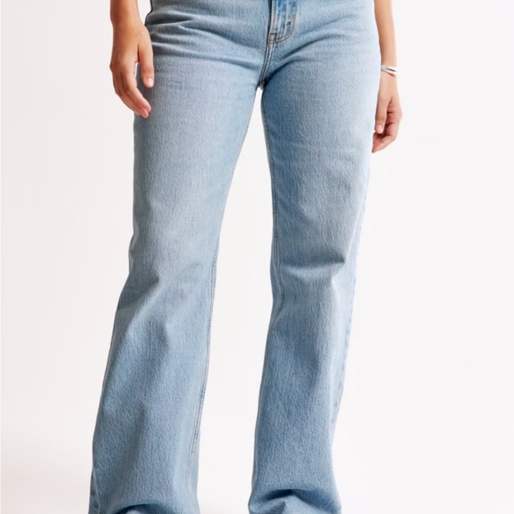 abercrombie and fitch relaxed fit - Picture 2 of 2